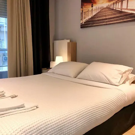 Mitropoleos Street Elegant Apartment Firostefani